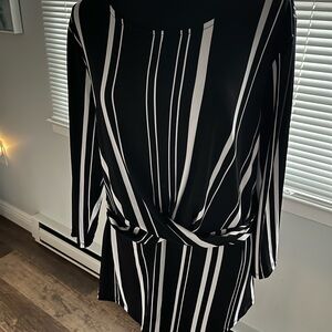 Alfani Black and White Ruched Long Sleeve Top